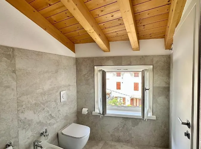 L'oleandro ヴァレッジョ・スル・ミンチョ